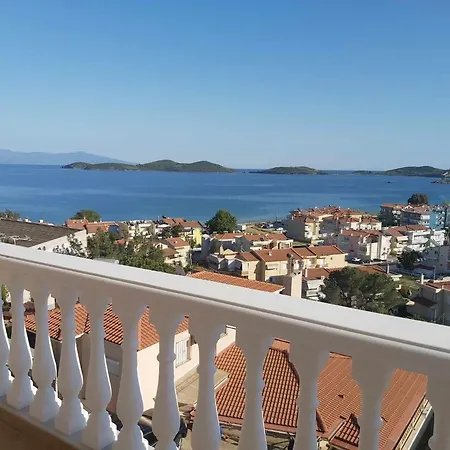 Upon The Hill Apartment *